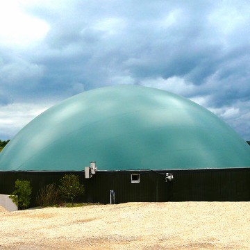 Biogas geomembrane roof