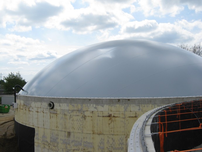 biogas afdekkingen RWZI - biogas cover II - Landbouw Genap.jpg