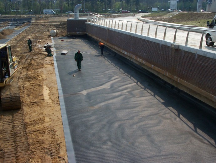 Onderafdichting_bottom seal_Weg door Jonkerbos1_GWW_Genap.jpg