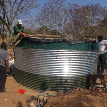 Watersilo's voor drinkwateropslag, Tanzania